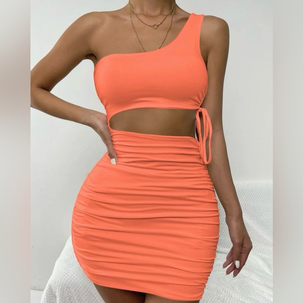 One Shoulder Knot Detail Cutout
